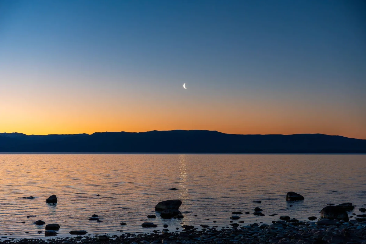 Moonrise serenity